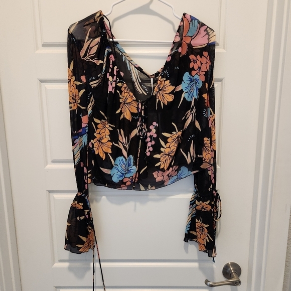 NWT FREE PEOPLE Of Paradise Top Size Medium - Picture 2 of 6